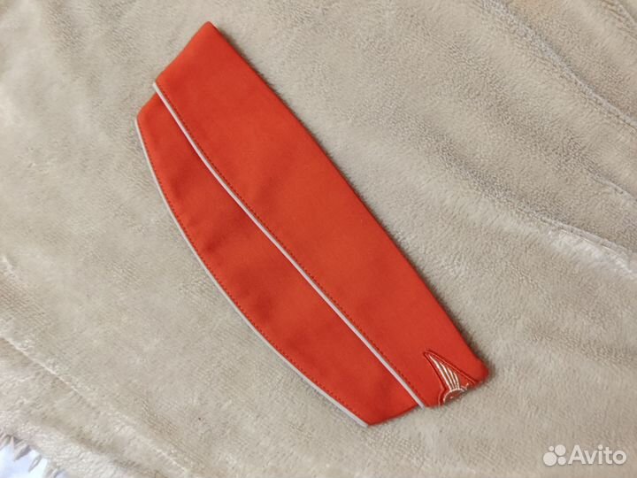 Пилотка стюардессы красная