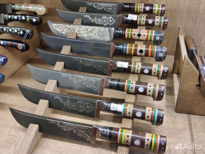 Нож с ножнами - пчак цветная ручка