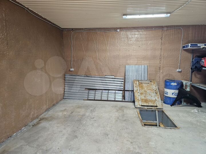 Гараж, > 30 м²