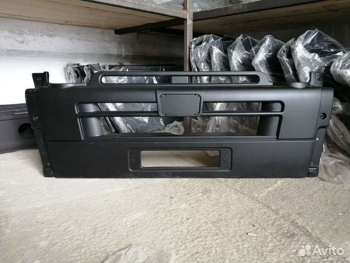 Средняя часть бампера на Маз 6430, 5440