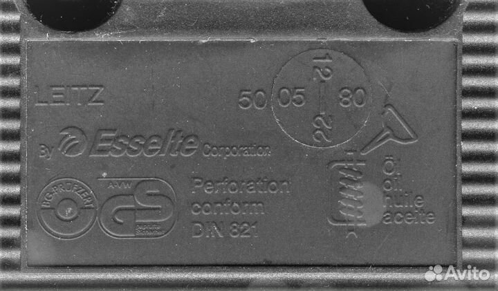 Дырокол leitz