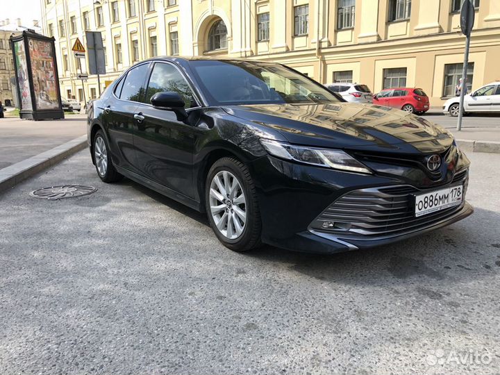 Водитель с личным автомобилем Тойота Камри