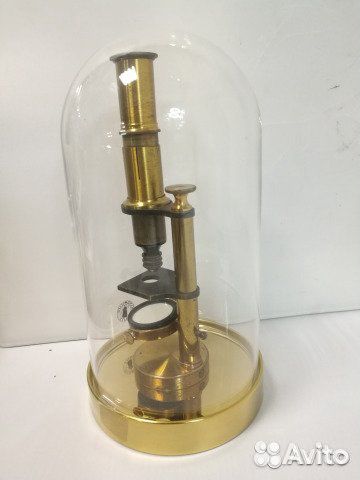 Микроскоп 17см старинный в колпаке стеклянном