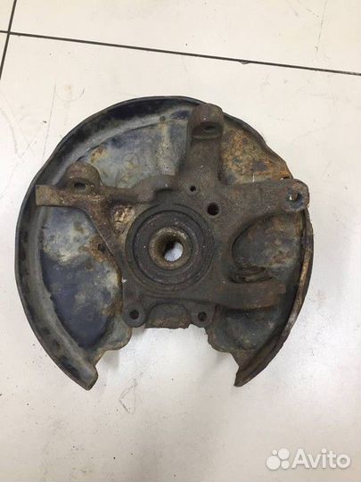 Кулак поворотный задний левый