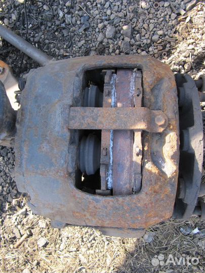 Суппорт тормозной передний правый Volvo FM9 FM12 F