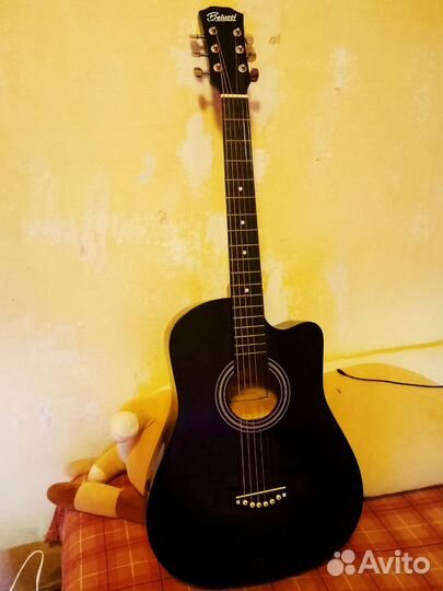 Акустическая гитара