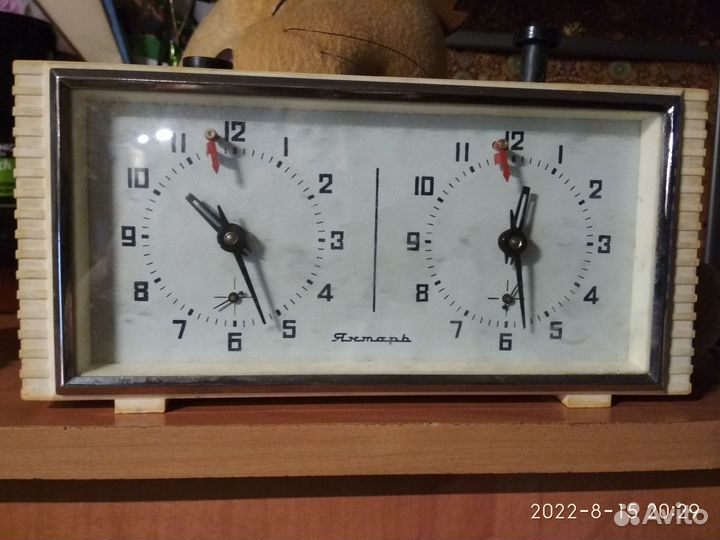 Часы шахматные янтарь