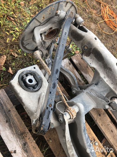 Подрамник задний w220 5.0 в сборе