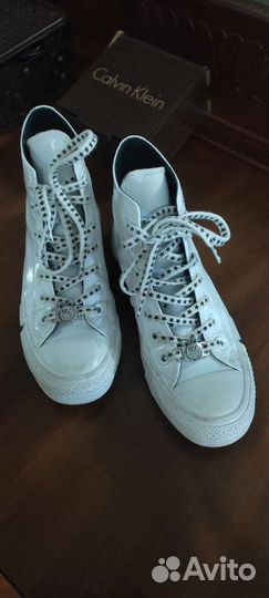 Кроссовки женские