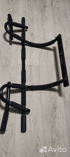 Турник настенный