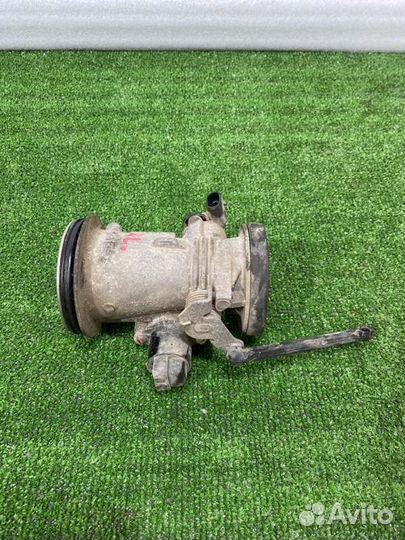 Дроссельная заслонка Renault Logan седан 1.6