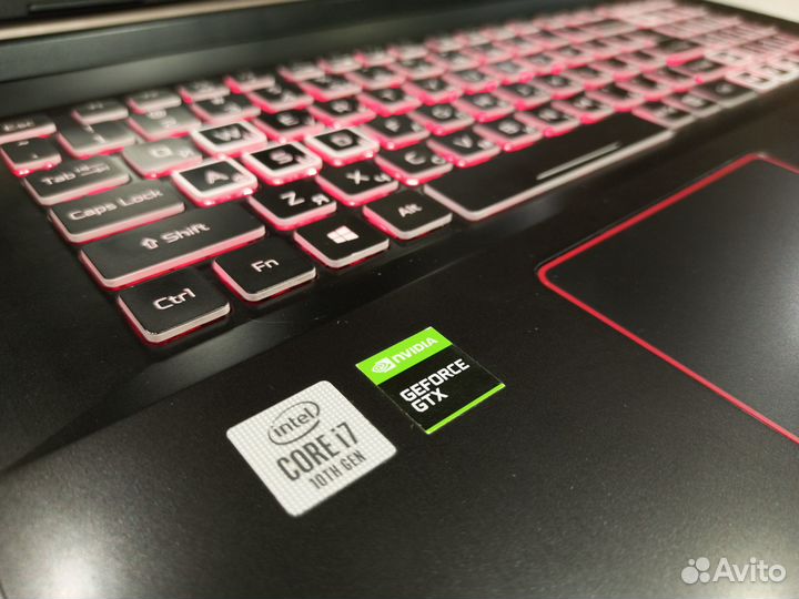 Acer nitro 17.3 Core i7 + GTX 1660 Ti + 16 GB