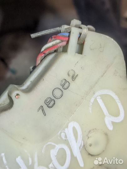 Замок двери левый передний Honda Accord tupe r