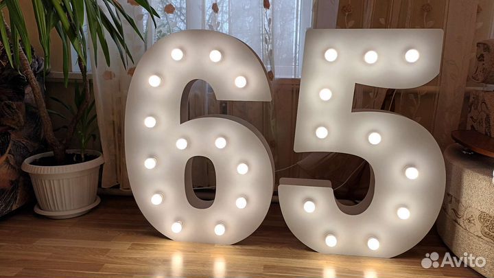 Цифры с лампочками