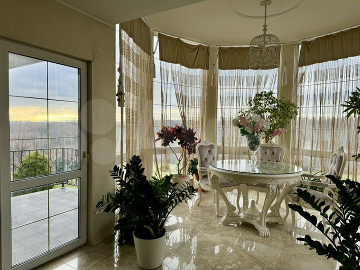 Дом 550 м² на участке 15 сот.