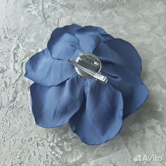 Брошь цветок Роза светло-синяя