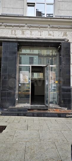 Торговая площадь, 65 м²