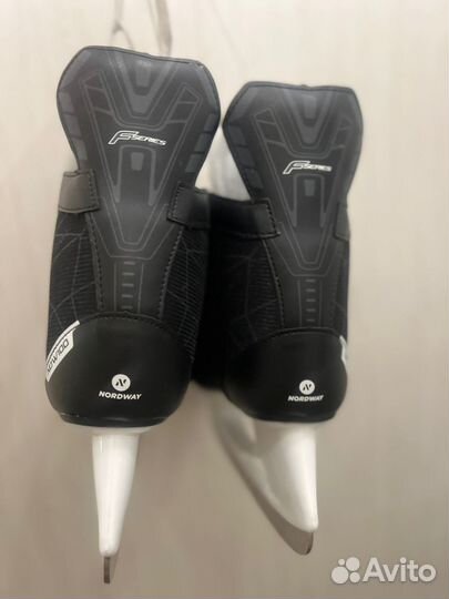 Коньки хоккейные, размер 39