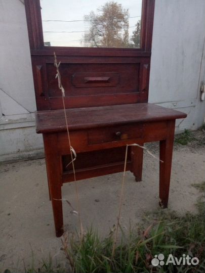 Зеркало с тумбой