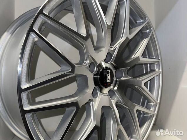 Новые разноширокие диски R18 5x114,3 Vossen Design