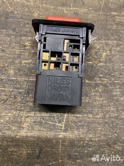 Кнопка аварийной сигнализации Паджеро 2