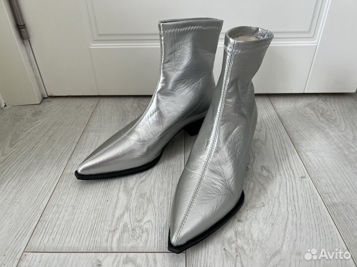 Ботильоны серебристые новые 38-38,5