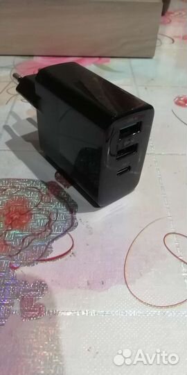 Зарядное устройство для смартфона