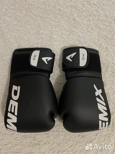 Боксерские перчатки Demix