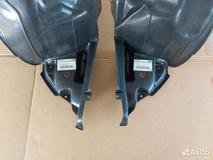 Подкрылок передний Subaru Forester SH комплект