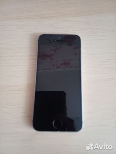 iPhone SE, 16 ГБ