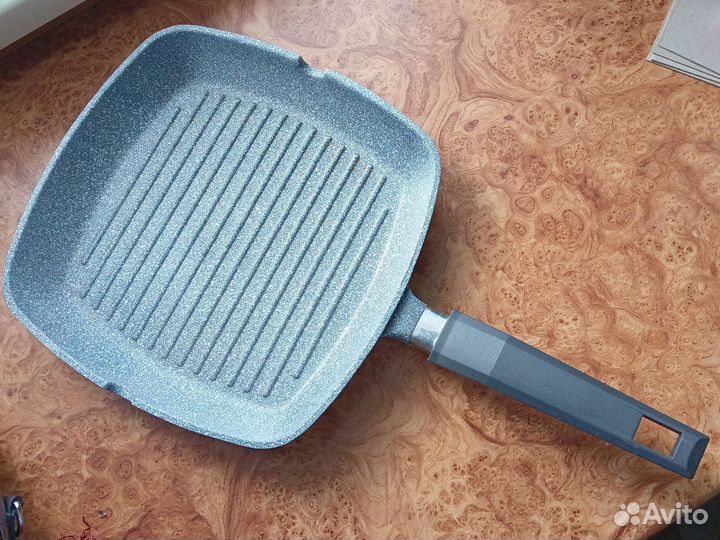 Сковорода-гриль антипригарная квадратная 30 см