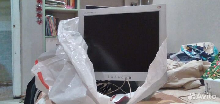 Монитор и клавиатура рабочие