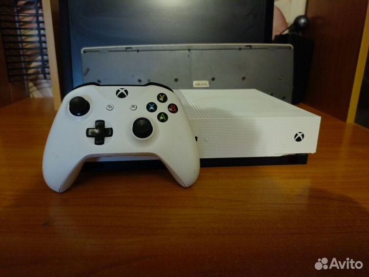 Xbox One s 1tb с играми