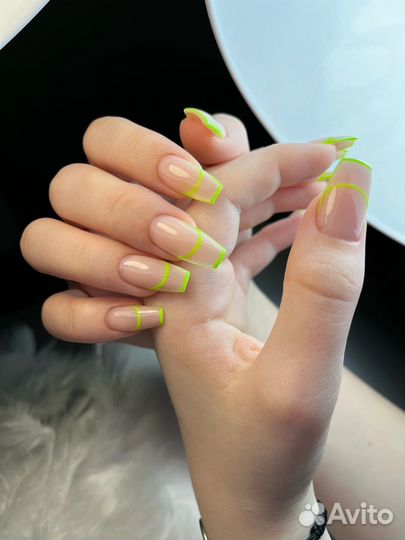 Маникюр и педикюр