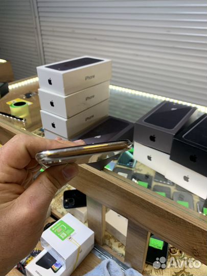 iPhone X, 64 ГБ