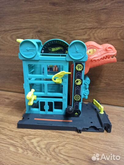 Hot wheels автовоз, машинки и станции