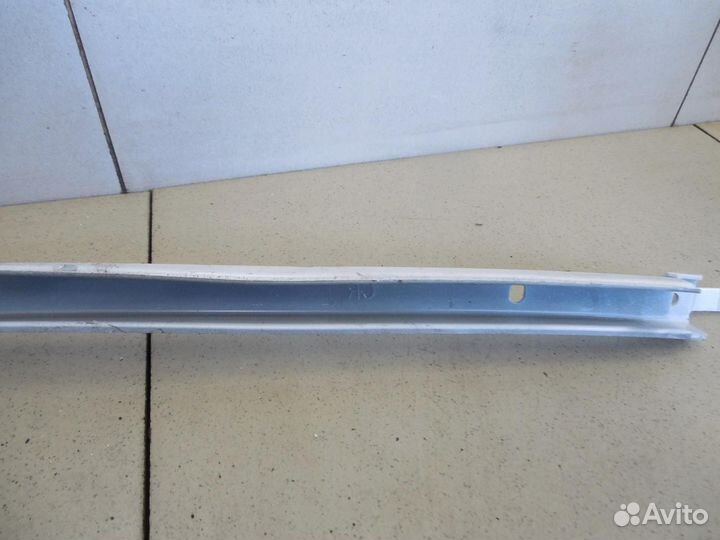 Направляющая стекла Hi Lux 2015