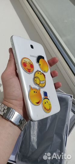 Продам два планшета и телефон