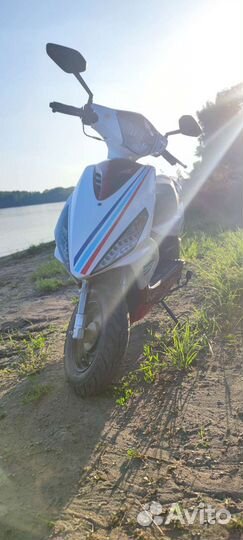Скутер Vento Corsa