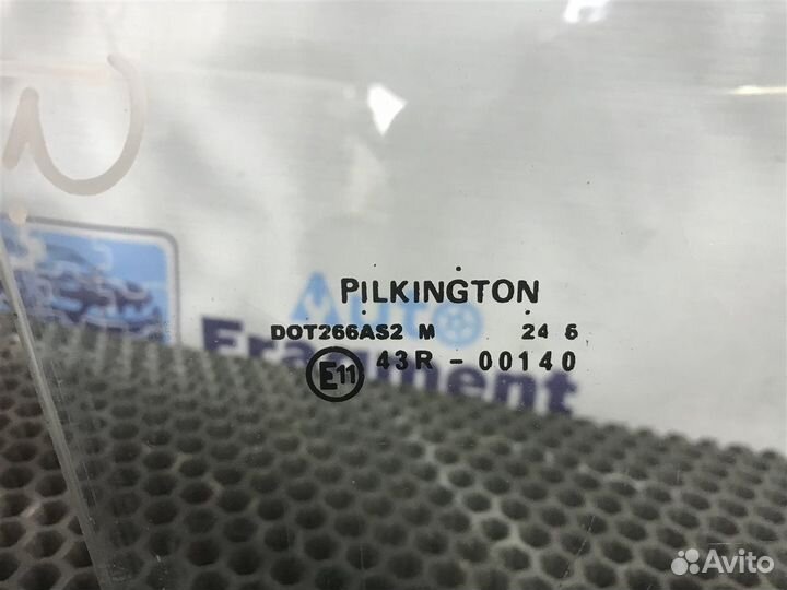 Стекло боковое переднее правое Mitsubishi Space