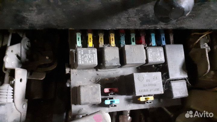 Блок предохранителей 2110