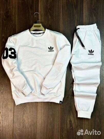 Спортивный костюм adidas