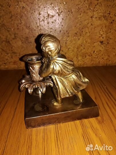 Статуэтка подсвечник