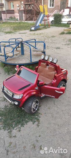 Детская машина на аккумуляторе с пультом
