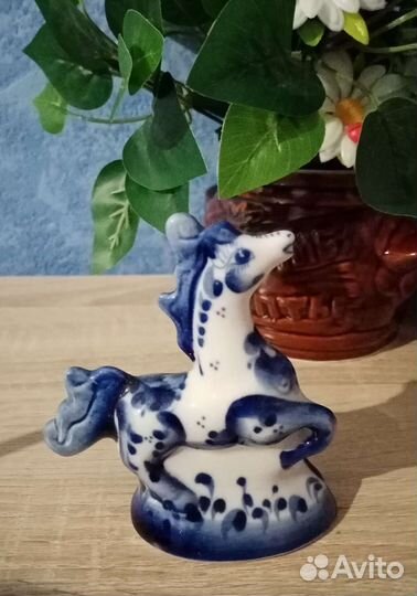 Статуэтка Конь. Гжель