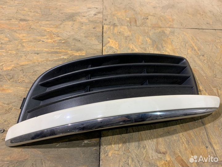 Решетка птф передняя левая Volkswagen Jetta 5