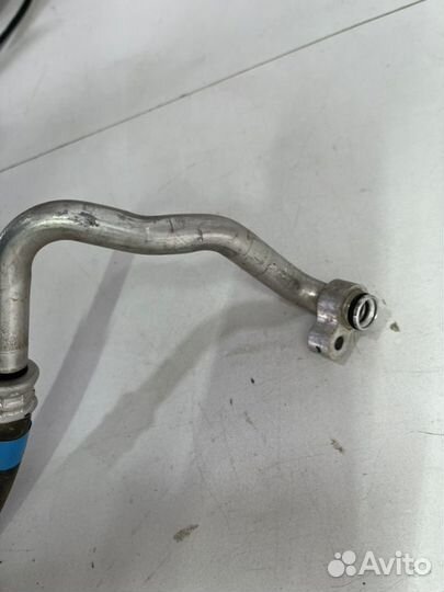 Трубка кондиционера толстая правая Toyota Camry