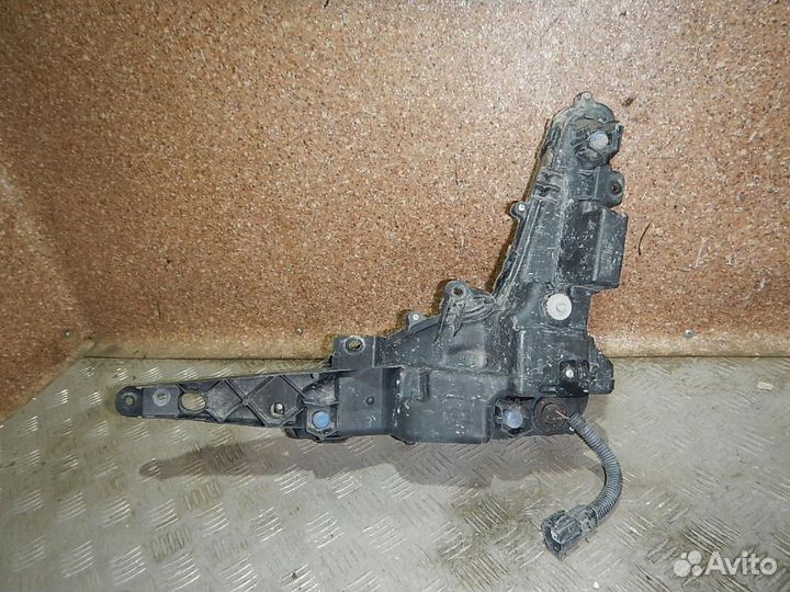 Фара противотуманная левая Lexus LX450d/LX570