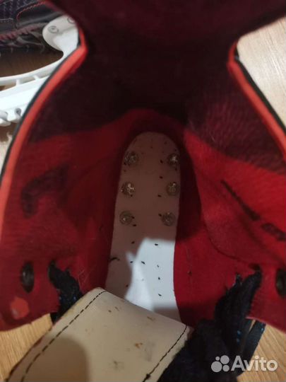 Коньки хоккейные