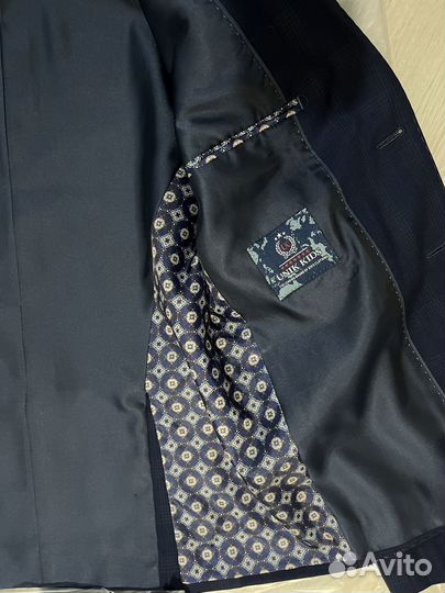 Костюм школьный